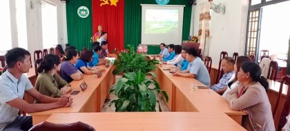 Sở Y tế tỉnh Đắk Nông, Công đoàn ngành y tế tỉnh Đắk Nông đến thăm, chúc tết và tặng quà cho cán bộ viên chức, người lao động Trung tâm Y tế huyện Đắk Glong trước thềm năm mới 2024.